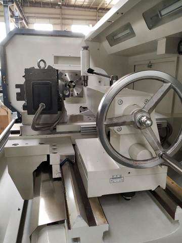 Токарный станок с ЧПУ KE80/2000 HCNC