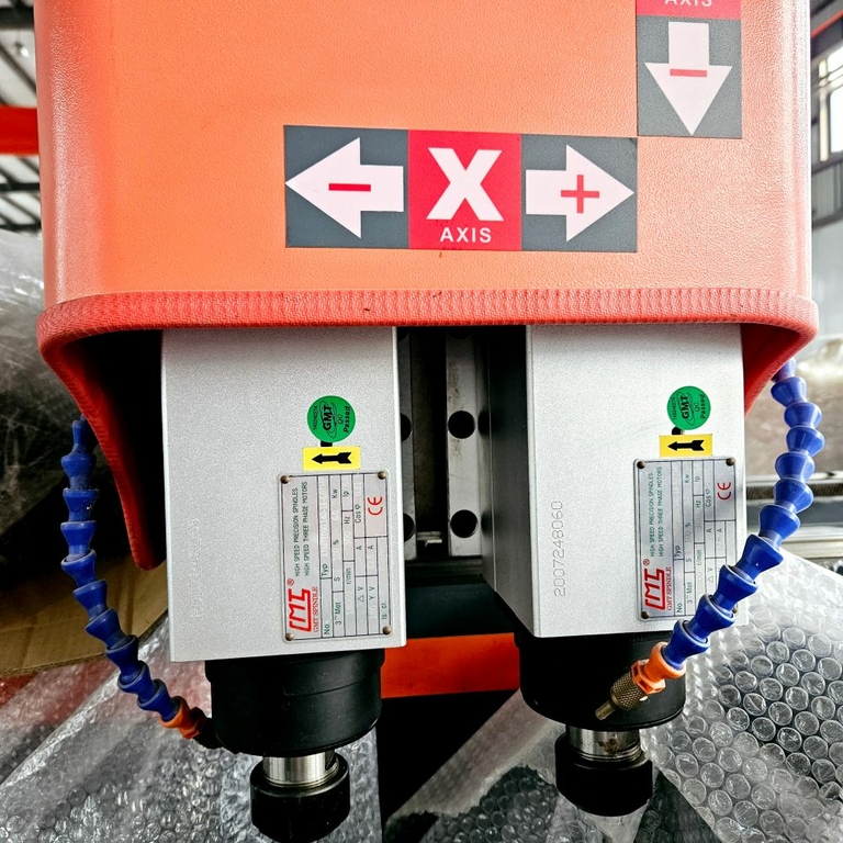 Двухшпиндельный сверлильно-фрезерный станок с ЧПУ ZSSD-CNC-3000 для обработки алюминиевого профиля