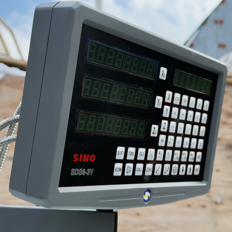 Универсальный токарный станок с УЦИ Proma SPZ-1000