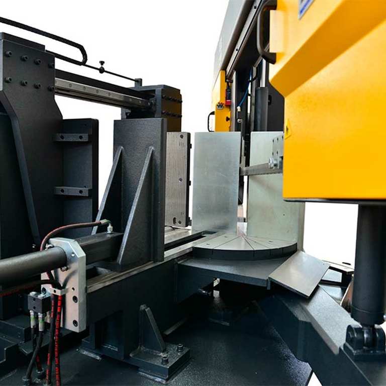 Ленточнопильный станок Beka-Mak BMSO 440CGH NC