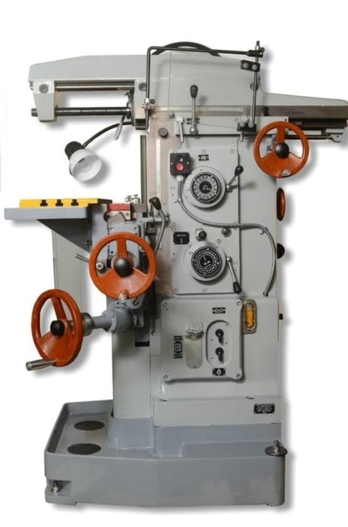 Широкоуниверсальный фрезерный станок СФ-676-01