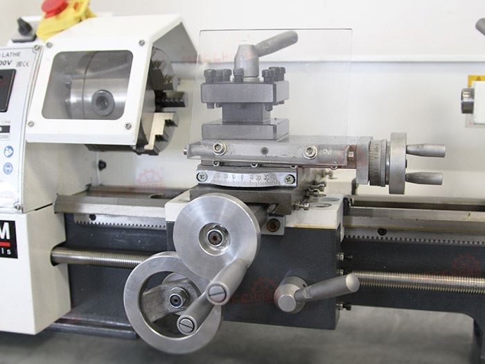 Токарный станок FML 180х300 V в полной комплектации, с плавной регулировкой скорости