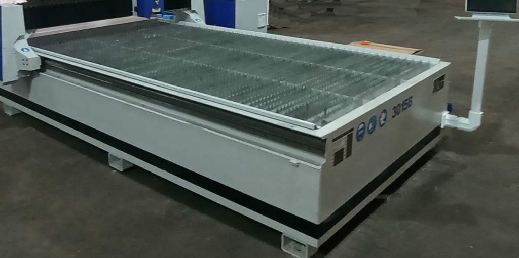 Оптоволоконный лазерный станок для резки металла Ltt 3015B (1500)