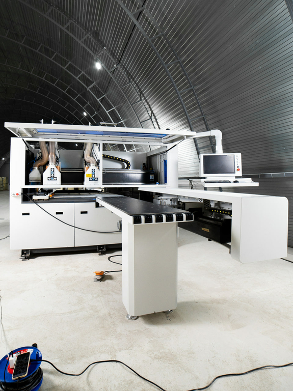 Сверлильно-присадочный центр с ЧПУ JIYU CD-612B