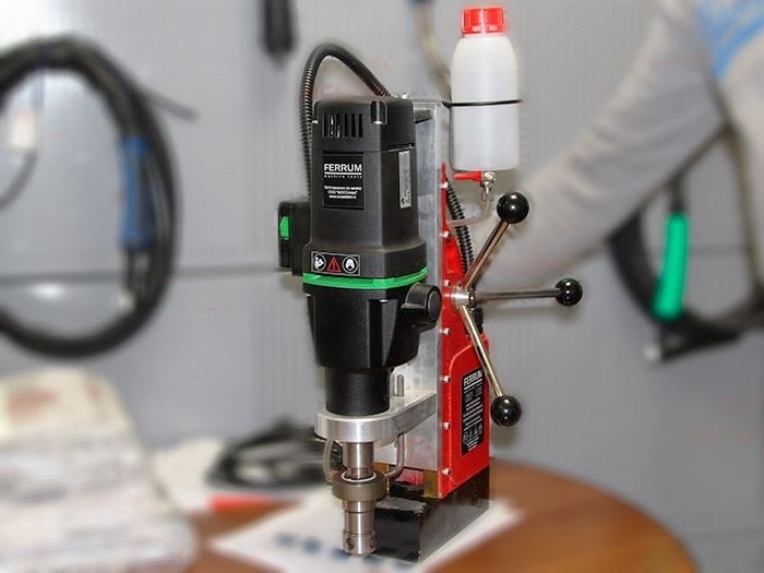 Сверлильный станок на магнитном основании СМР 100