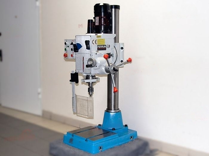 Настольный сверлильный станок ZS-40B с автоподачей