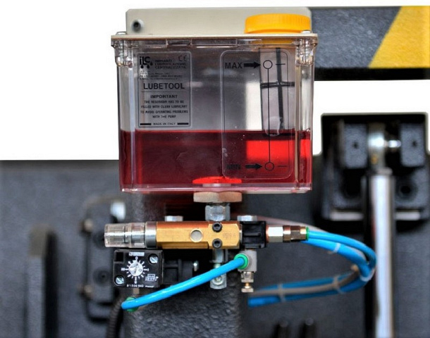 Полуавтоматические ленточнопильные станки IRONMAC TBH-LSAF