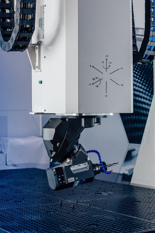 Пятиосевой обрабатывающий центр с ЧПУ QUADRO SPRINT X5