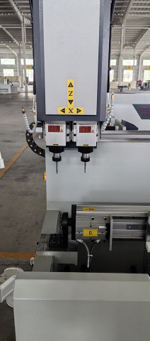 Фрезерный станок ЧПУ TM 1200-2М