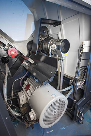 Токарный станок с наклонной станиной KTL65/1500 (NL635SC)