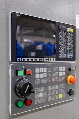 Токарный станок с ЧПУ KE80/2000 HCNC