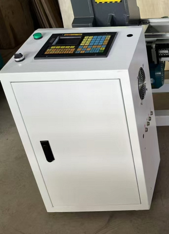 Токарный станок с ЧПУ с автоматической сменой инструмента ECOWOOD 12D2