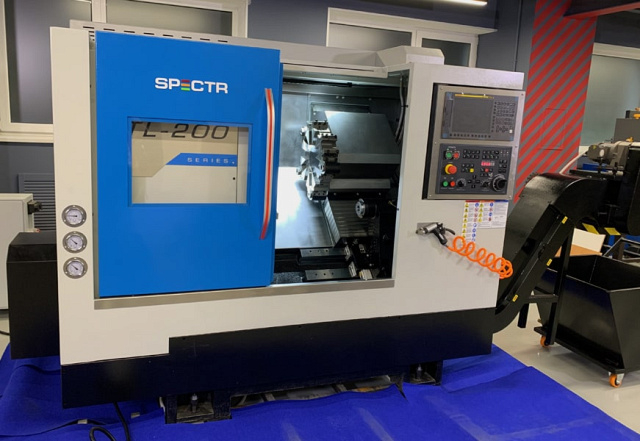 Токарный станок с наклонной станиной с ЧПУ SPECTR TL-200