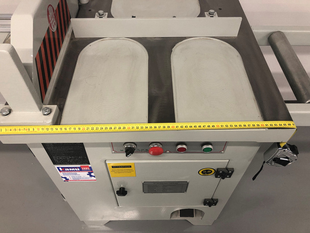 Торцовочный станок без рольгангов EcoWood TK-400 Light