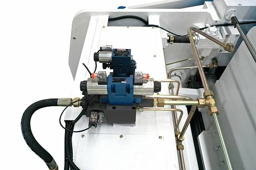 Листогибочный гидравлический пресс с ЧПУ TP10S MetalTec HBM