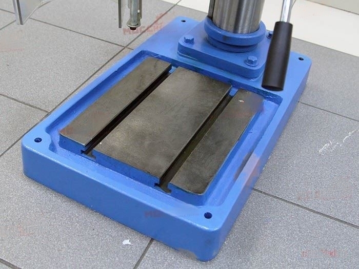 Вертикально-сверлильный станок Т26В