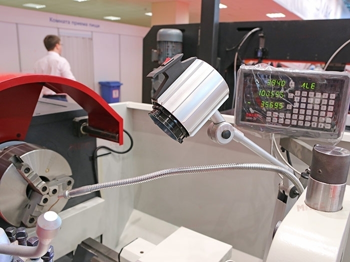 Токарный станок по металлу с УЦИ TU500B/1000