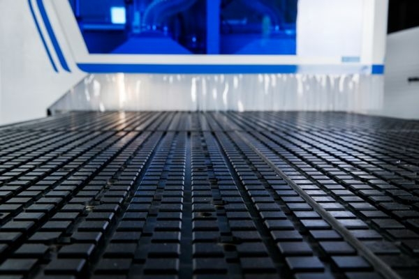 Обрабатывающий центр с ЧПУ KDT KN-3409E