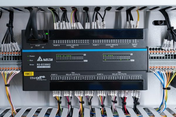 Сверлильно-присадочный центр с ЧПУ KDT KD-612KHS