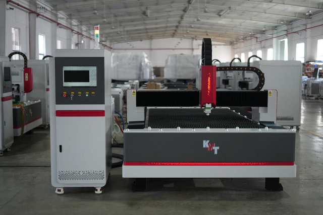 Оптоволоконная установка лазерного раскроя L3