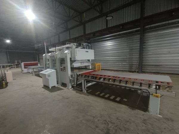 Линия прессования на базе проходного гидравлического горячего пресса Shanxi Quilin Machinery BY 624X9/18