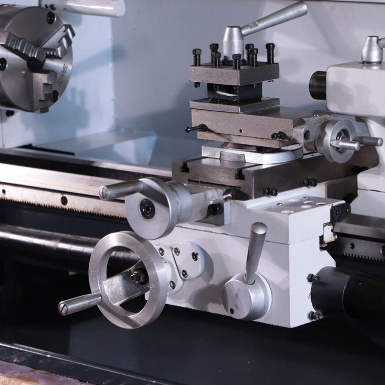 Универсальный токарный станок Proma SPB-550/400