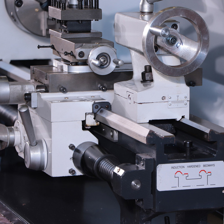 Универсальный токарный станок Proma SPB-550/400