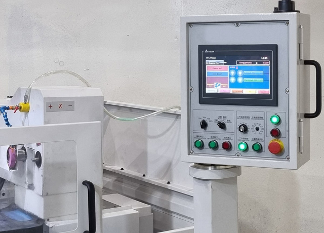 Универсальный круглошлифовальный станок Spitzen SUG-50NC