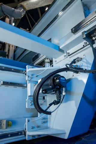 Универсальные обрабатывающие центры с ЧПУ Beaver UNIVERSAL-L