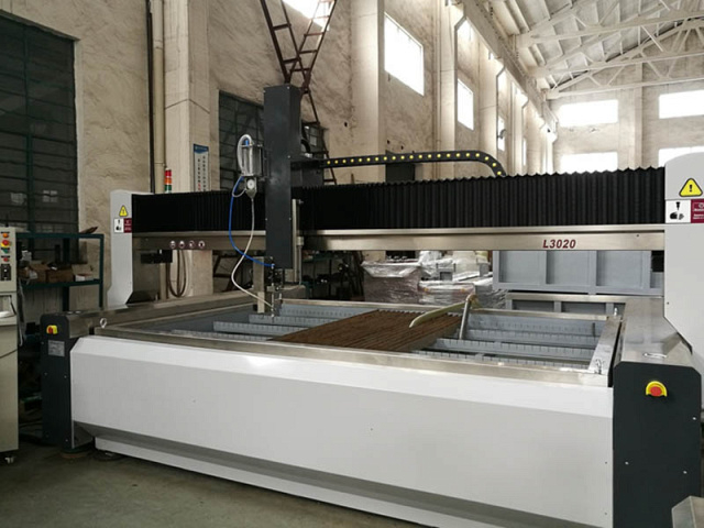 Установки гидроабразивной резки с ЧПУ IRONMAC