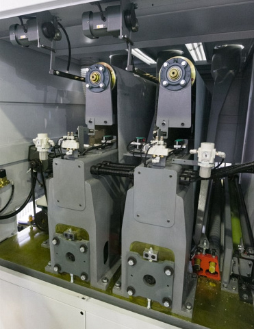 Шлифовальный станок с мягкими валами Motimac SFR-R 1300VH