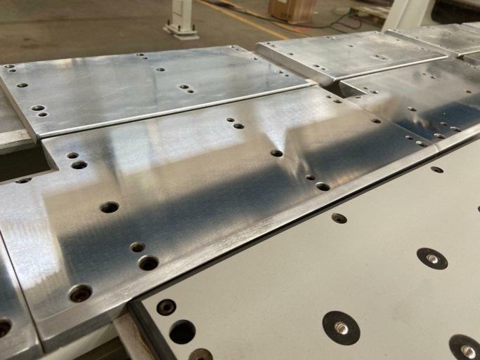 Форматно-раскроечный центр с ЧПУ HOLD HP380