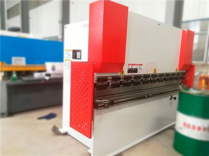 Вертикальный листогибочный пресс WC67Y-40T/2000