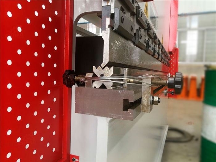 Вертикальный листогибочный пресс WC67Y-40T/2000