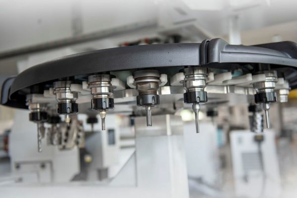 Обрабатывающий центр с ЧПУ KDT KN-5516