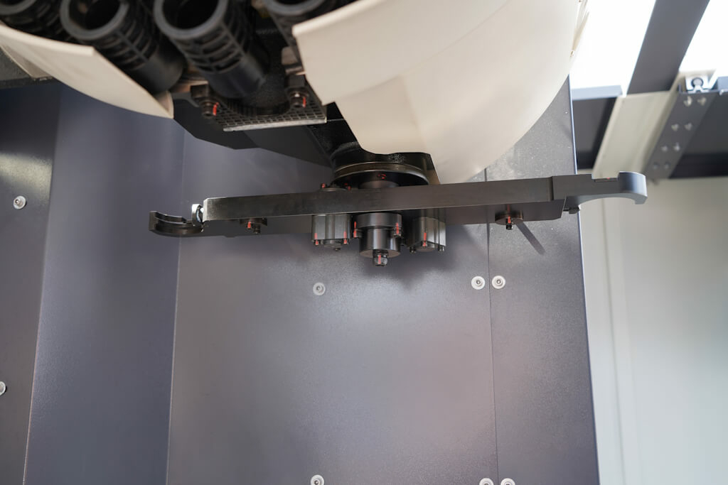 Вертикальный обрабатывающий центр MILLMASTER VMM-1160S с ЧПУ