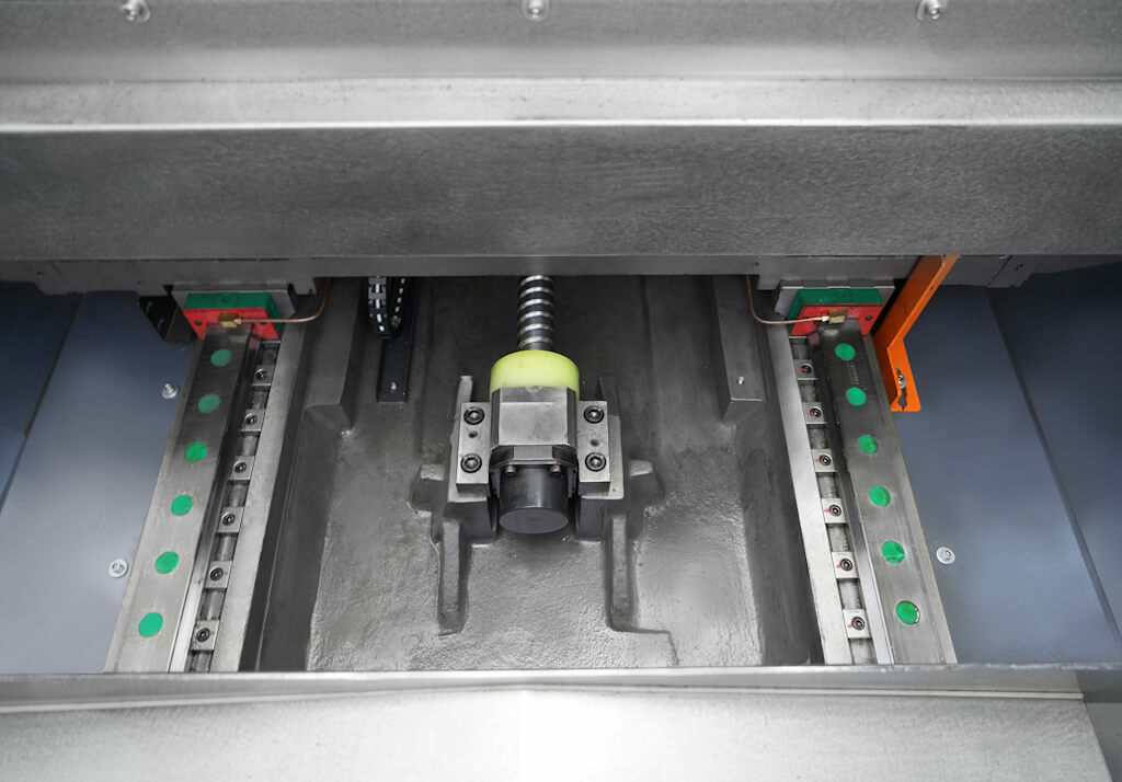 Вертикальный обрабатывающий центр MILLMASTER VMM-855S с ЧПУ