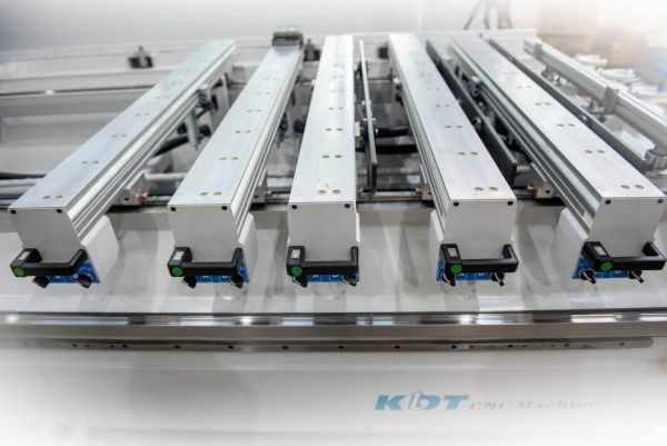 Обрабатывающий центр с ЧПУ KDT KN-5516