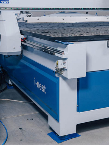 Фрезерный обрабатывающий центр с ЧПУ с автоматическим толкателем Beaver i-NEST BH PRO