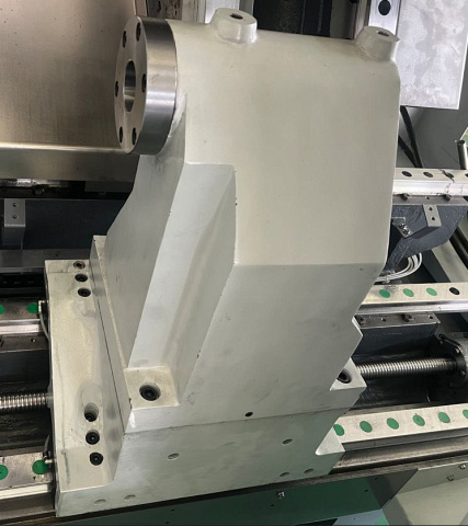 Токарный станок с наклонной станиной KTH 60/600 M