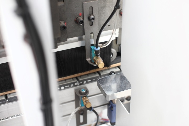 Двухсторонний кромкооблицовочный автоматический станок HOLD HD2621J