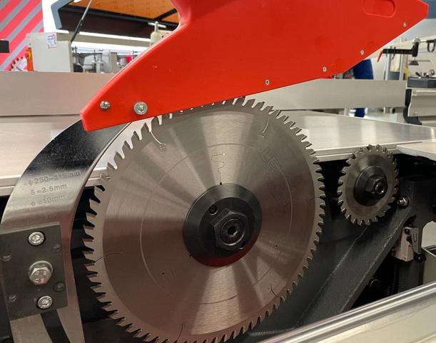 Круглопильный станок Filato FL-1600