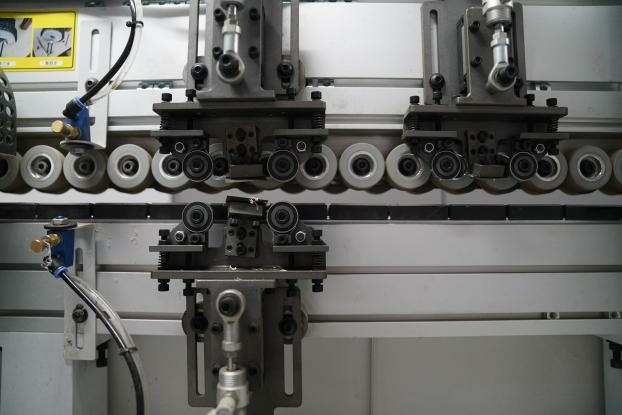 Кромкооблицовочный автоматический станок HOLD HY310