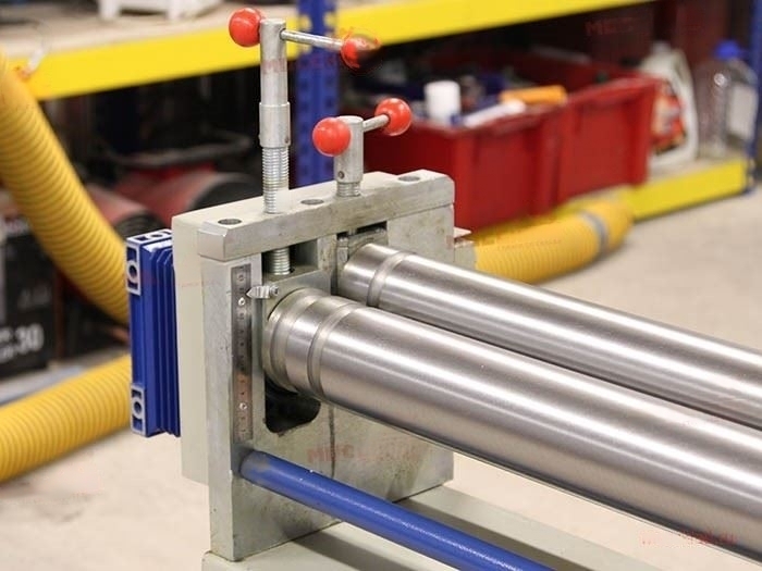 Вальцовочный станок с электроприводом W11G 1.5x1300