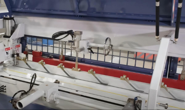 Автоматические прессы для сращивания по длине Beaver. Серия PSK 3100А (6000A) PSK 6000А