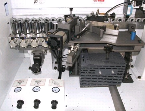 Кромкооблицовочный автоматический станок BJD-F750