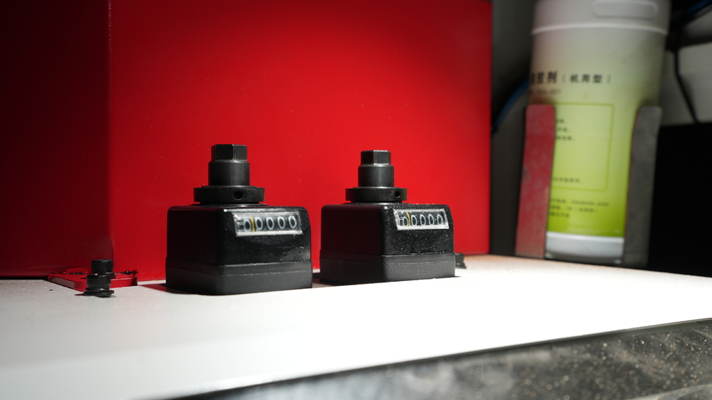 Автоматический кромкооблицовочный станок с серво-перенастройкой основных узлов ADVANTAGE 5000RF SERVO