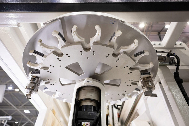 Обрабатывающий центр с ЧПУ Nanxing NCG3021L