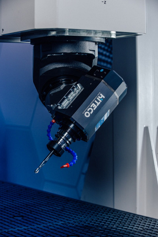 Пятиосевой обрабатывающий центр с ЧПУ QUADRO SPRINT X5