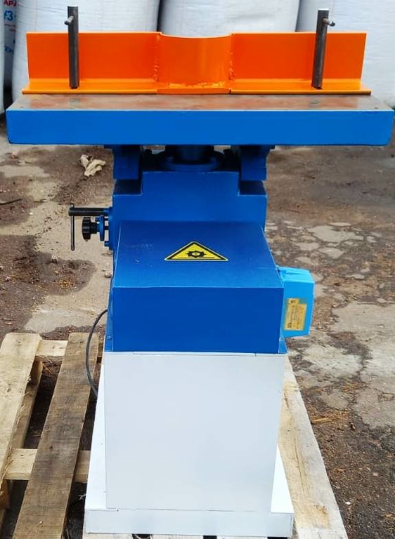 Фрезерный станок MXS5115A б/у